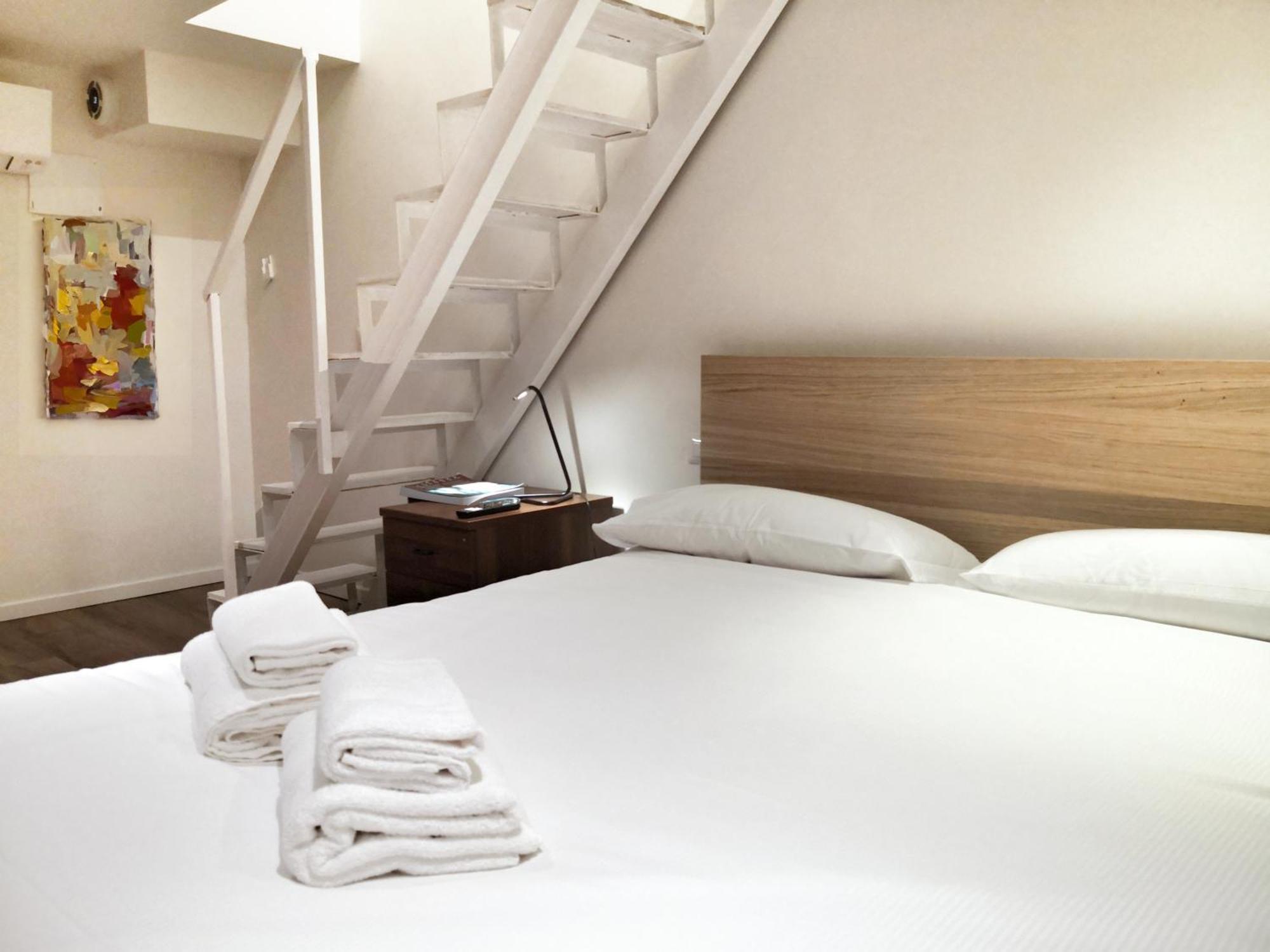 Ihost Apartment - Arganini 22 Milaan Buitenkant foto